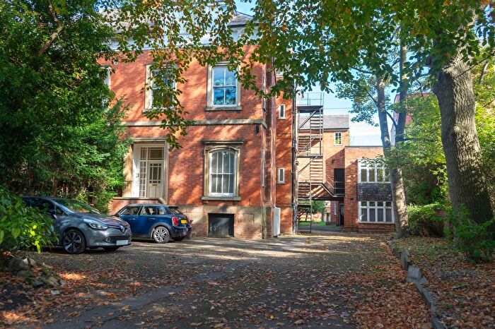 3 Bedroom Flat To Rent In London Road, Stoneygate, Leicester, LE2