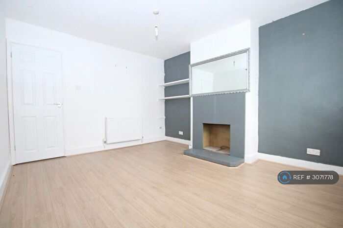 2 Bedroom Terraced House To Rent In Station Road, Gillingham, ME8