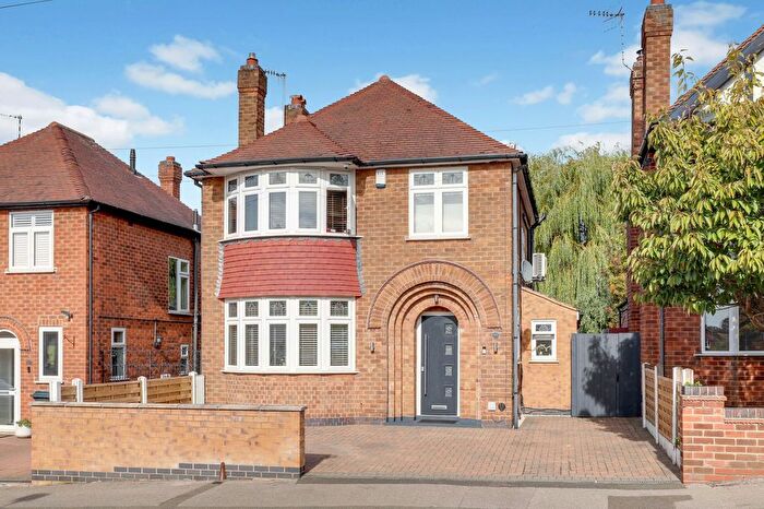 3 Bedroom Detached House For Sale In Castleton Avenue, Arnold, NG5