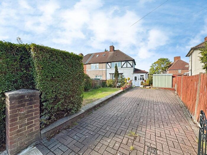 3 Bedroom End Of Terrace House For Sale In Deans Lane, Edgware, HA8