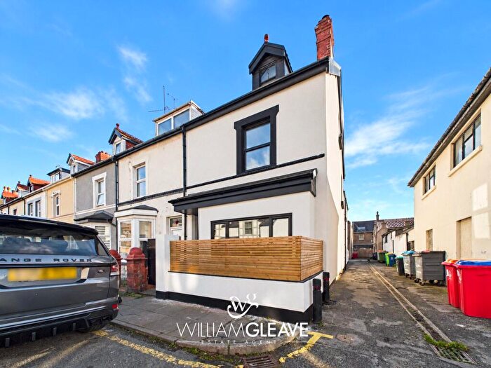 5 Bedroom End Of Terrace House For Sale In Victoria Street, Llandudno, Conwy, LL30
