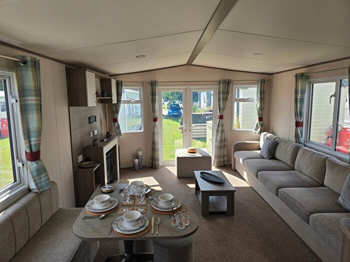 2 Bedroom Mobile/park Home For Sale In Marlie Holiday Park, Dymchurch Rd New Romney, TN28