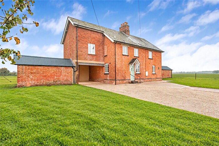 4 Bedroom Detached House To Rent In Ardley Road, Middleton Stoney, Bicester, Oxfordshire, OX25