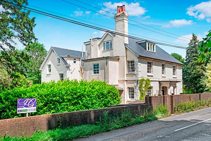 1 Bedroom Flat For Sale In St. Martin, Tunbridge Wells, Kent, TN3