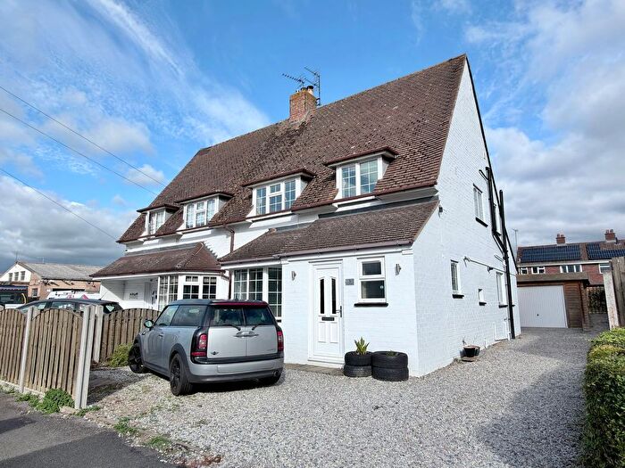 3 Bedroom Semi-Detached House For Sale In Pyke Road, Tewkesbury, GL20