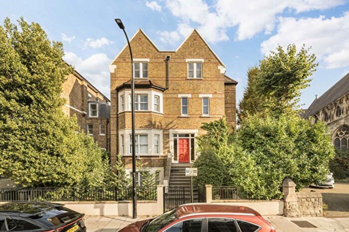 2 Bedroom Flat For Sale In Priory Road, West Hampstead, NW6
