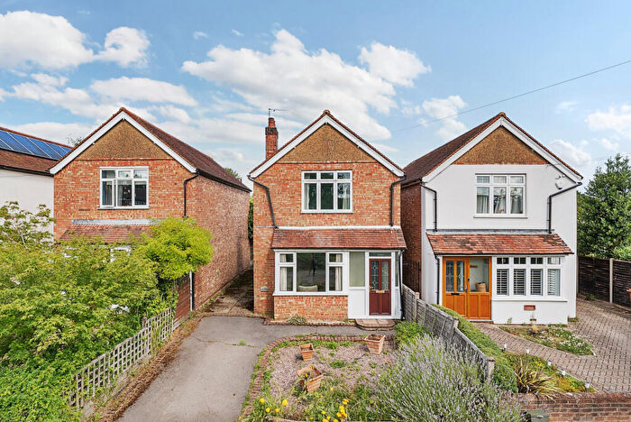 3 Bedroom Detached House For Sale In White House Lane, Jacob's Well, Guildford, GU4