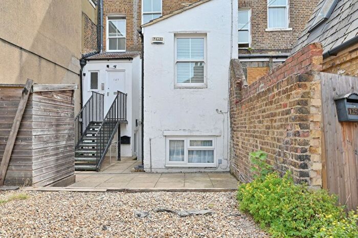1 Bedroom Flat To Rent In St Albans Road, Watford, WD17