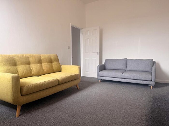 3 Bedroom Flat To Rent In Newlands Road, High West Jesmond, Newcastle Upon Tyne, NE2
