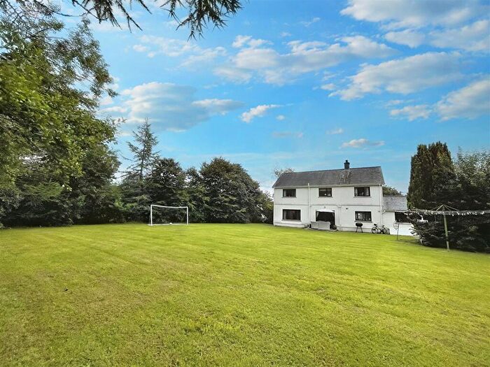 4 Bedroom Detached House For Sale In Pencader, SA39