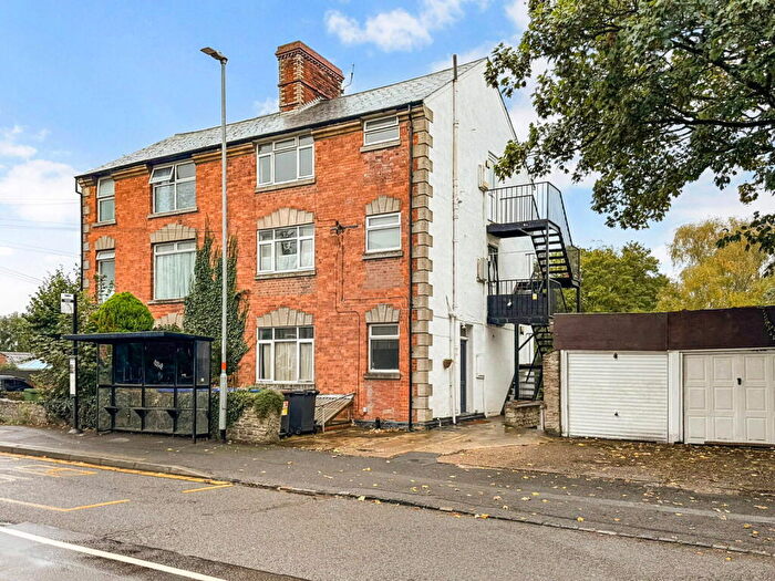 1 Bedroom Flat For Sale In Banbury Road, Brackley, NN13