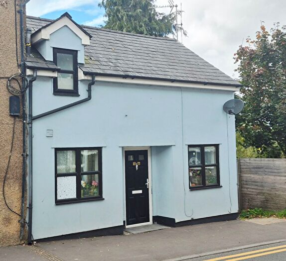 2 Bedroom End Of Terrace House For Sale In High Street, Cinderford, GL14