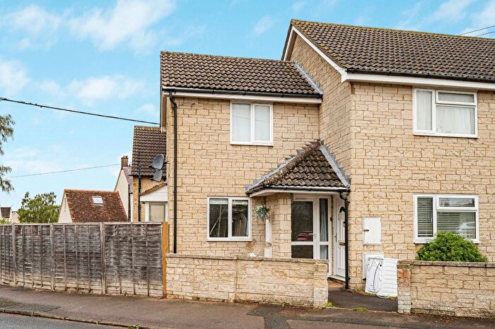 1 Bedroom Flat For Sale In Bowling Green Road, Cirencester, Gloucestershire, GL7