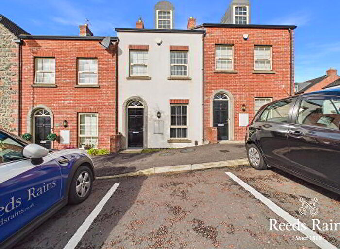 3 Bedroom TownHouse To Rent In Gransha Wood, Belfast, BT16
