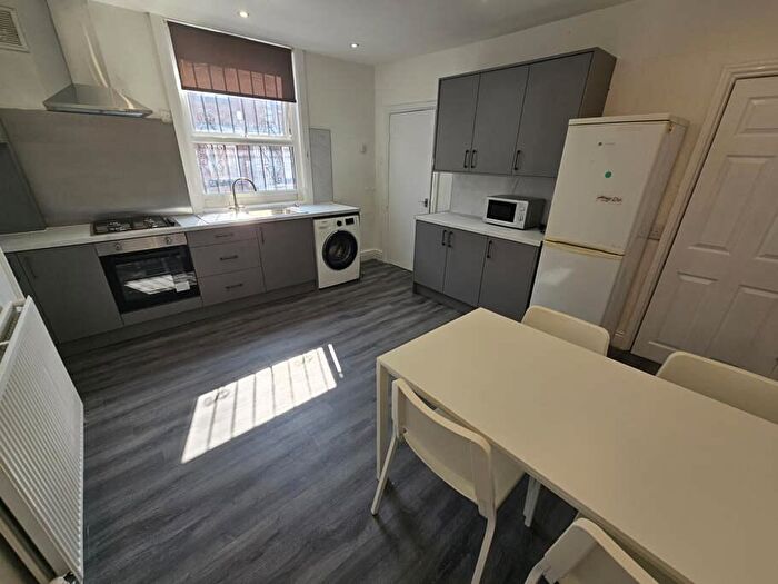 4 Bedroom House To Rent In Harold Road, Hyde Park, Leeds, LS6