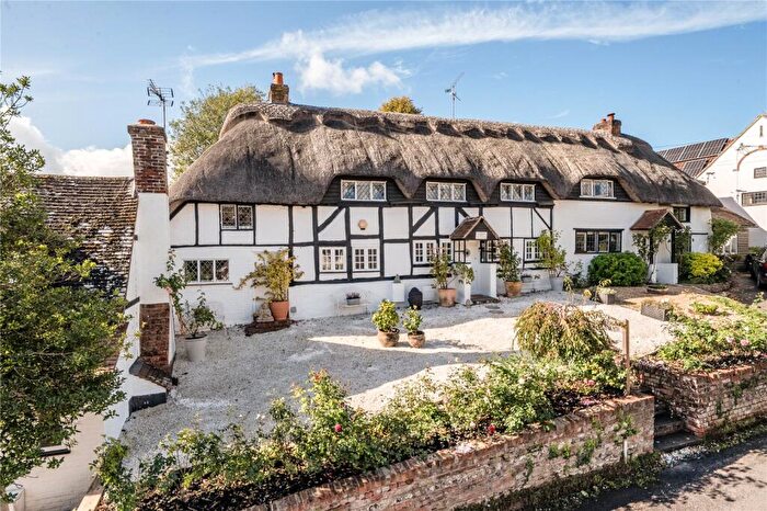 4 Bedroom House For Sale In Lees Hill, South Warnborough, Hook, Hampshire, RG29