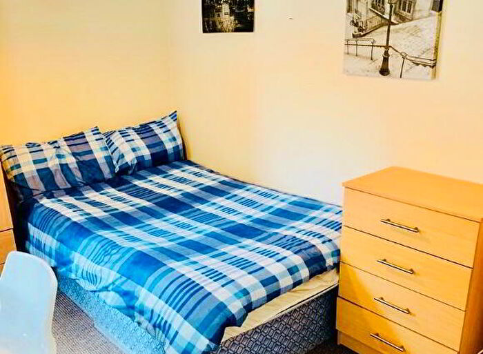 5 Bedroom Double Rooms To Rent In Room En-Suite, Rathcoole Street, Belfast, BT9