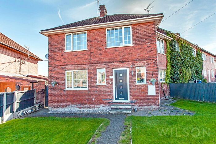 3 Bedroom Semi-Detached House For Sale In South Crescent, Duckmanton, S44