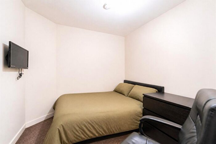 6 Bedroom House To Rent In Hubert Road, Birmingham, B29