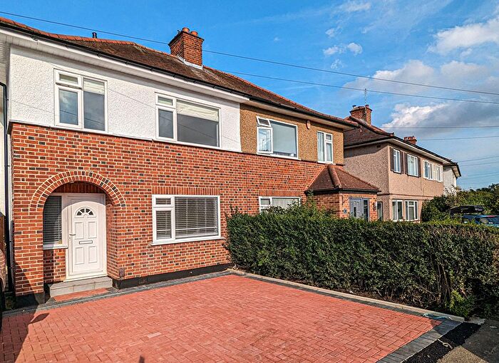 3 Bedroom Semi-Detached House For Sale In Goshawk Gardens, Hayes, UB4
