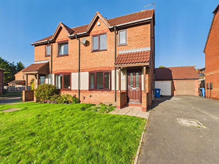 3 Bedroom Semi-Detached House To Rent In Seagrave Close, Oakwood, Derby, DE21