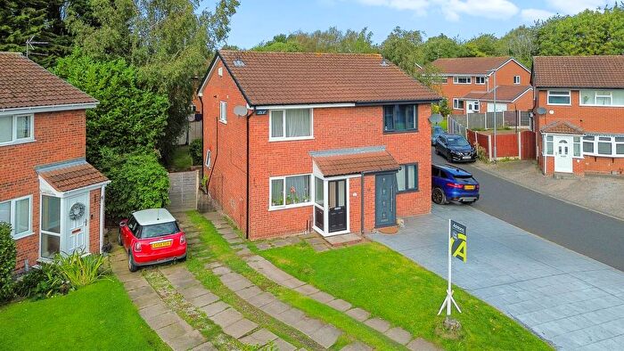 2 Bedroom Semi-Detached House For Sale In Livingstone Close, Old Hall, WA5