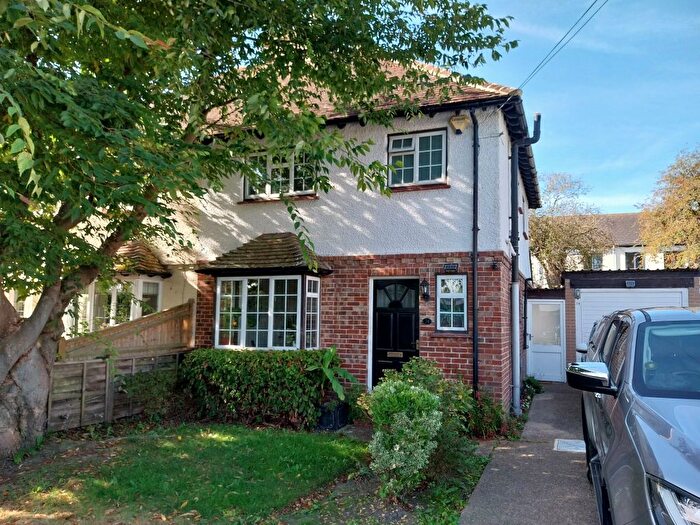 3 Bedroom Semi-Detached House To Rent In Station Road, Lingfield, RH7