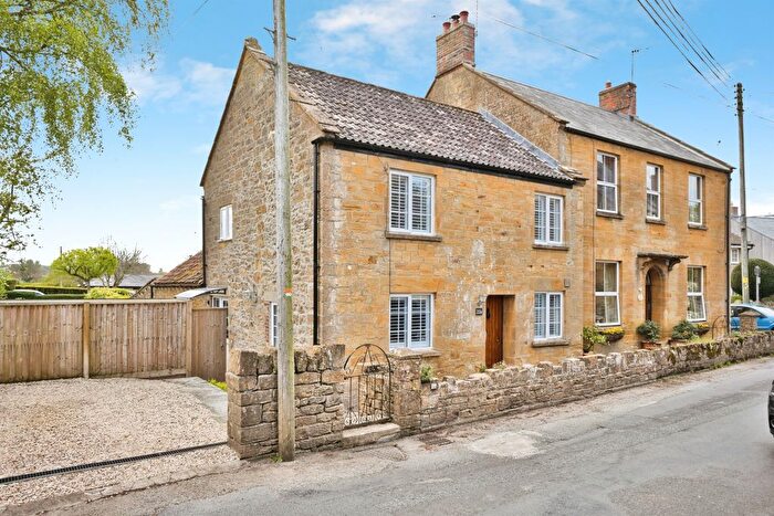 3 Bedroom Semi-Detached House For Sale In South Street, South Petherton, TA13