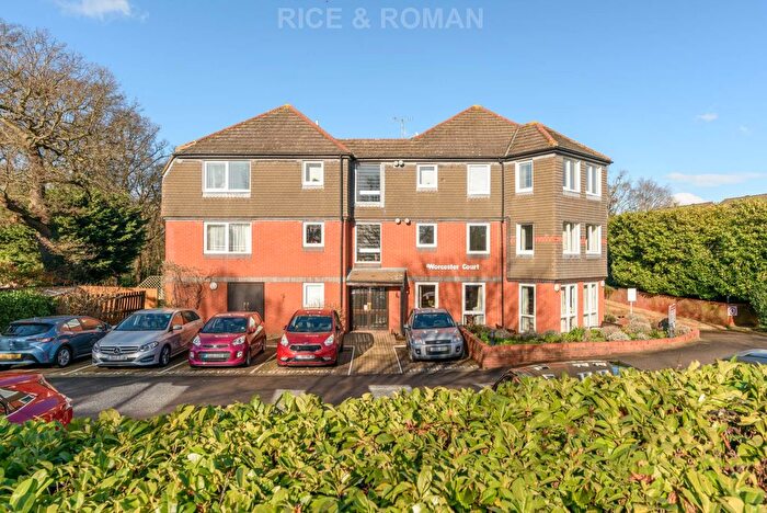 2 Bedroom Flat For Sale In Worcester Court, Worcester Park, KT4
