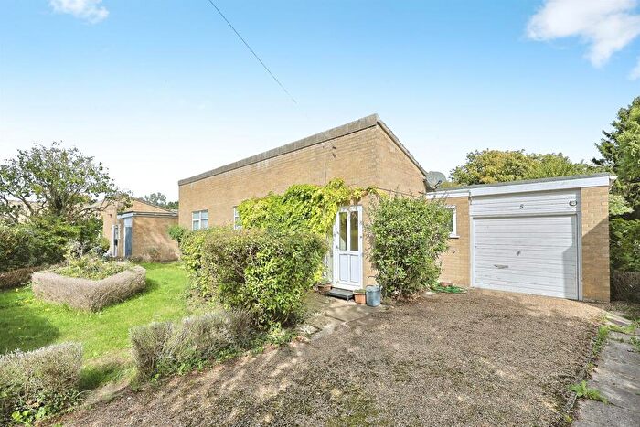 4 Bedroom Detached Bungalow For Sale In Warrens Way, Tacolneston, Norwich, NR16