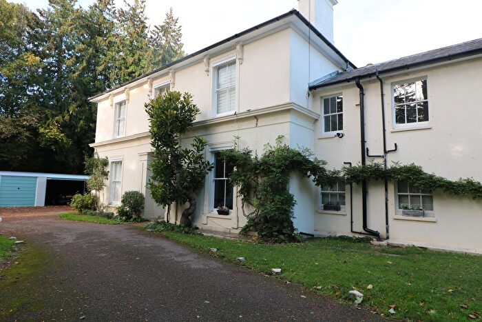 2 Bedroom Flat To Rent In Pixham Lane, Dorking, RH4
