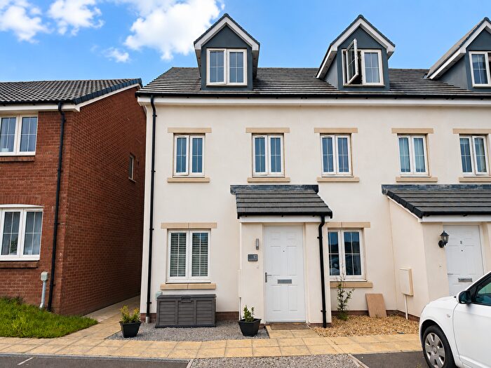 3 Bedroom End Of Terrace House For Sale In Tawcroft Way, Barnstaple, Devon, EX31