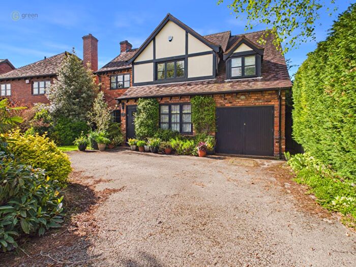 5 Bedroom Detached House For Sale In Hidcote Avenue, Walmley, Sutton Coldfield, B76