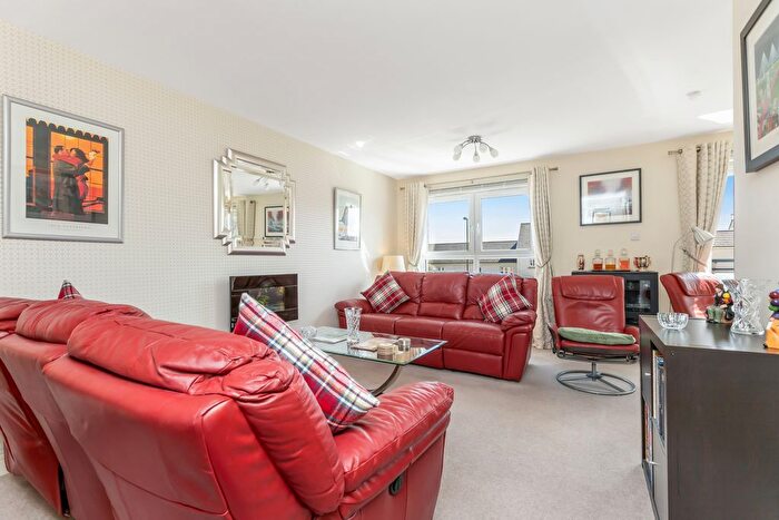 4 Bedroom Town House For Sale In Burnbrae Road, Bonnyrigg, EH19