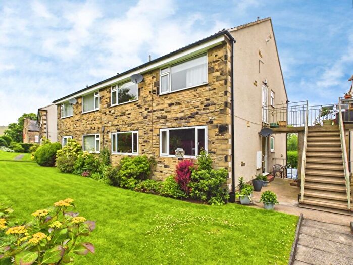2 Bedroom Flat For Sale In Victoria Street, Sandy Lane, Bradford, BD15
