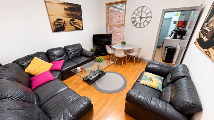 5 Bedroom House To Rent In Hubert Road, Selly Oak, Birmingham, B29