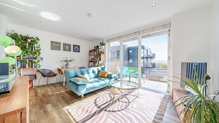 1 Bedroom Flat For Sale In Tandem House, Track Street, Walthamstow, E17