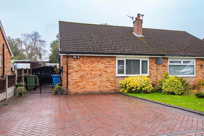 2 Bedroom Semi-Detached Bungalow For Sale In Lancaster Avenue, Leyland, PR25