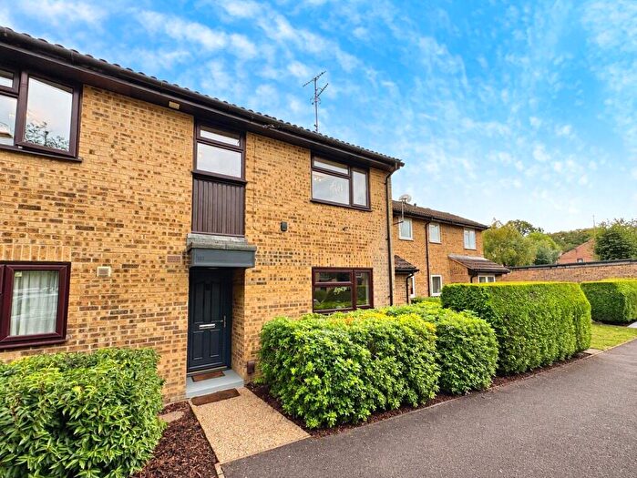 1 Bedroom House For Sale In Avondale, Ash Vale, Surrey, GU12