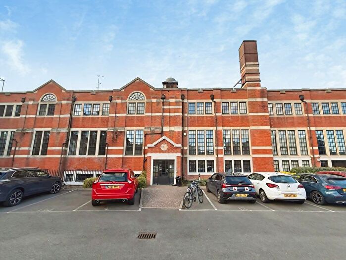 2 Bedroom Flat For Sale In Surman Street, Worcester, WR1