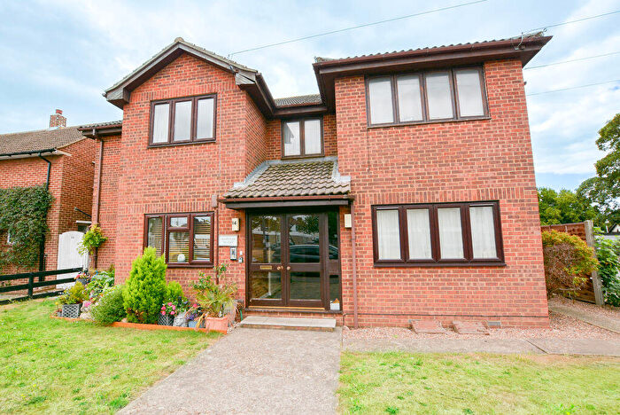 2 Bedroom Flat For Sale In Southchurch Boulevard, Southend-On-Sea, SS2