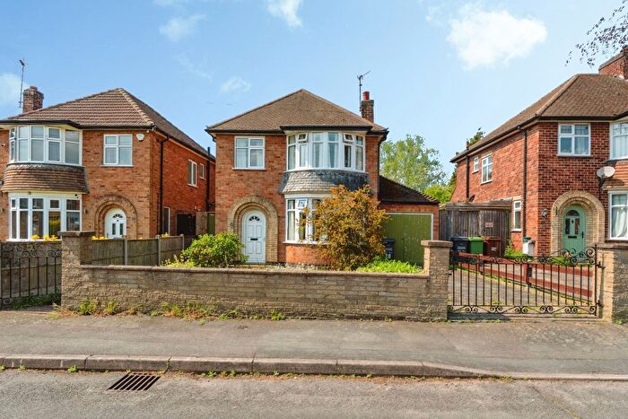 3 Bedroom Detached House For Sale In Hawthorn Avenue, Birstall, Leicester, Leicestershire, LE4