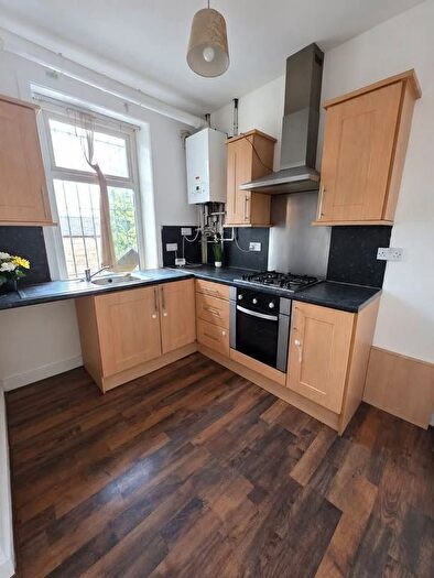 2 Bedroom Flat To Rent In Burnley Road, Brierfield, Nelson, BB9