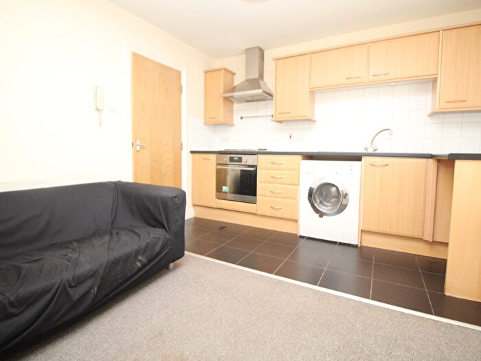 Studio To Rent In Firth Road, Beeston, Leeds, LS11
