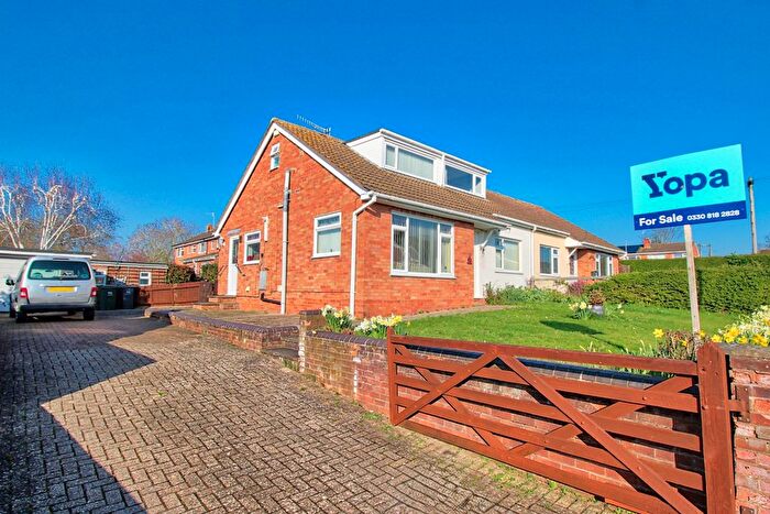 3 Bedroom Semi-Detached House For Sale In Ellsdon Rise, Worcester, WR5