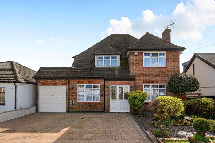 4 Bedroom Detached House For Sale In Beech Avenue, Ruislip, HA4