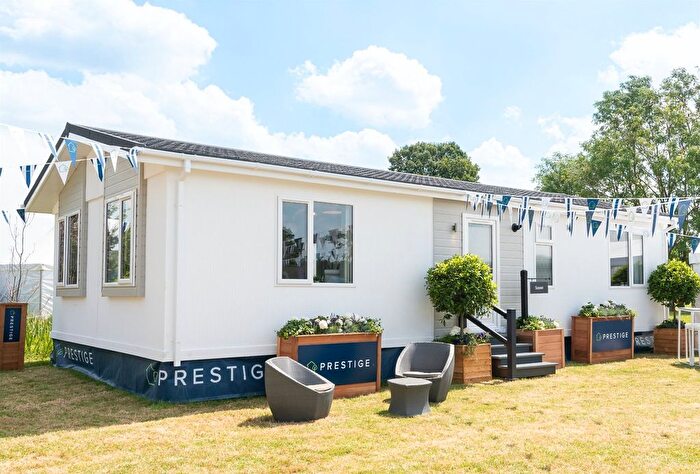 2 Bedroom Mobile/park Home For Sale In Homelands Park, High Green Chorley, Nr Bridgnorth, WV16