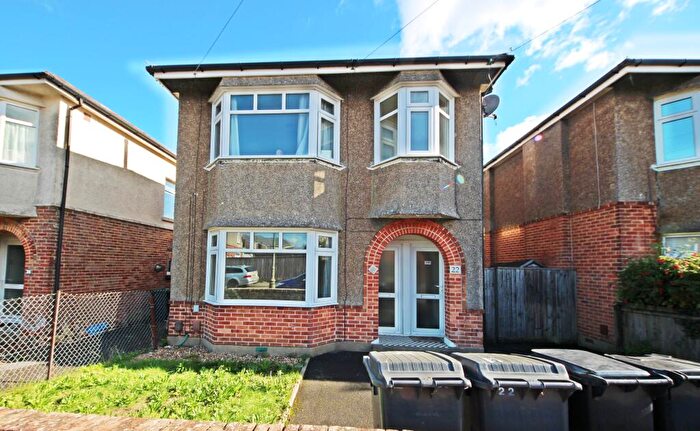 1 Bedroom Flat To Rent In Barnes Crescent, Bournemouth, BH10
