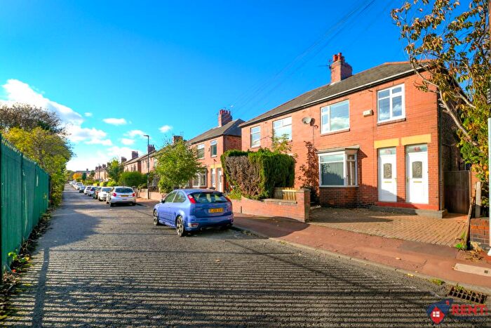 2 Bedroom Flat To Rent In Marleen Avenue, Heaton, Newcastle Upon Tyne, NE6