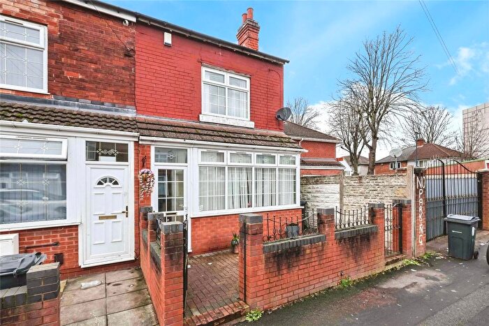 3 Bedroom End Of Terrace House For Sale In Sladefield Road, Birmingham, West Midlands, B8